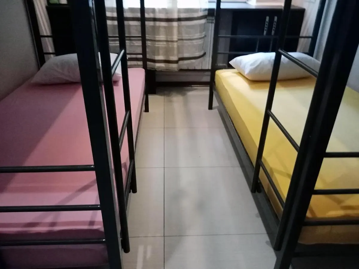 Bf Hostel Pochaina Metro Station Kiev